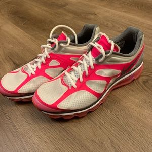 US Women’s 11 Nike Airmax - white, pink, silver